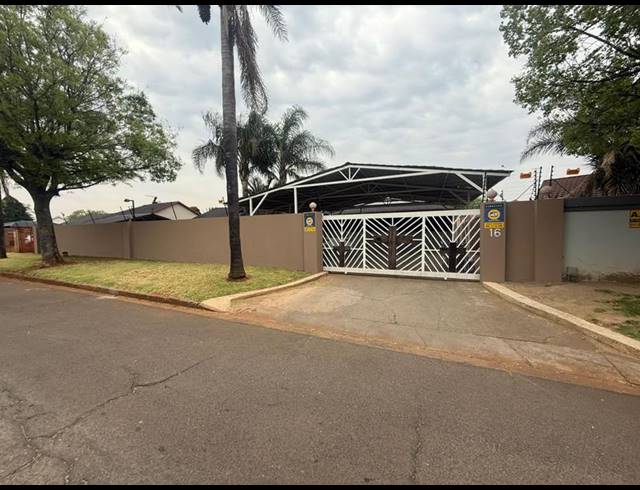 3 BEDROOM HOUSE FOR SALE IN LILIANTON